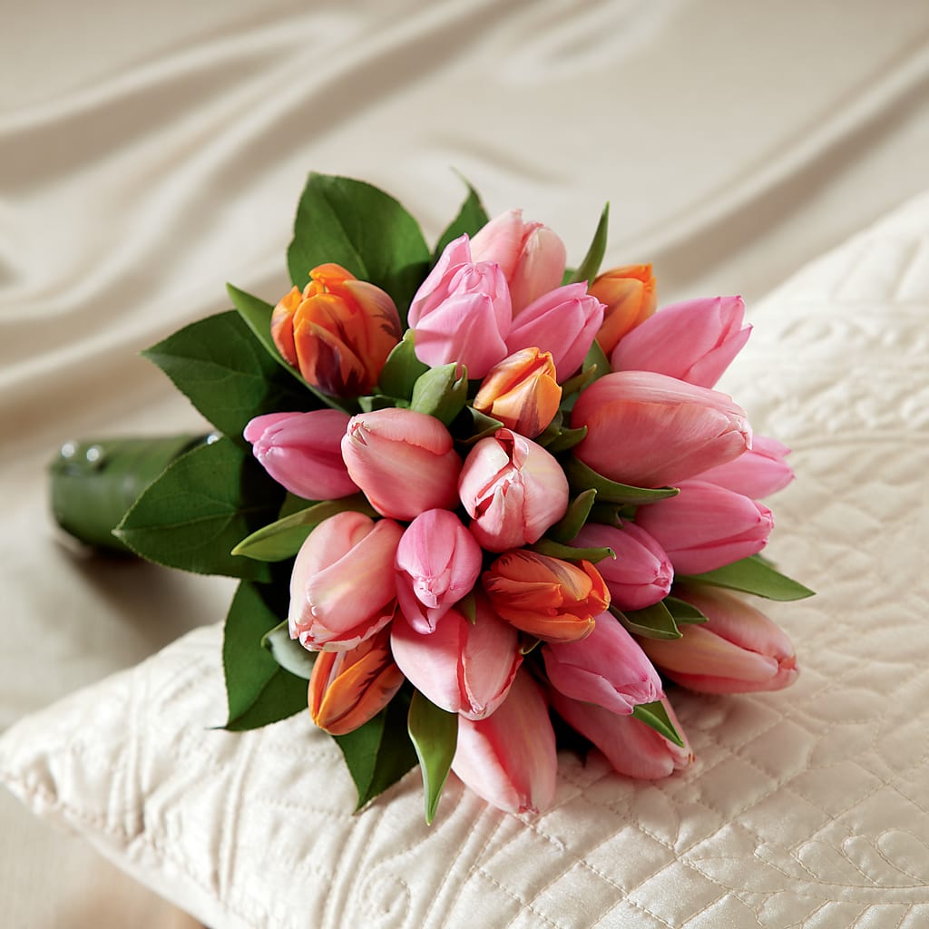 Embraceable Bouquet – CARLOS BLOOMS & EVENTS, Garnerville NY