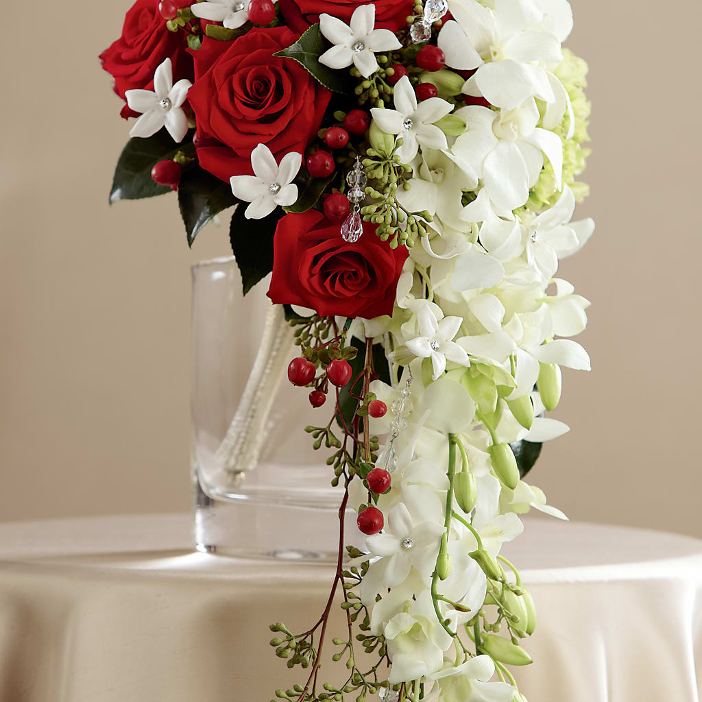 Here Comes the Bride Bouquet – CARLOS BLOOMS & EVENTS, Garnerville NY