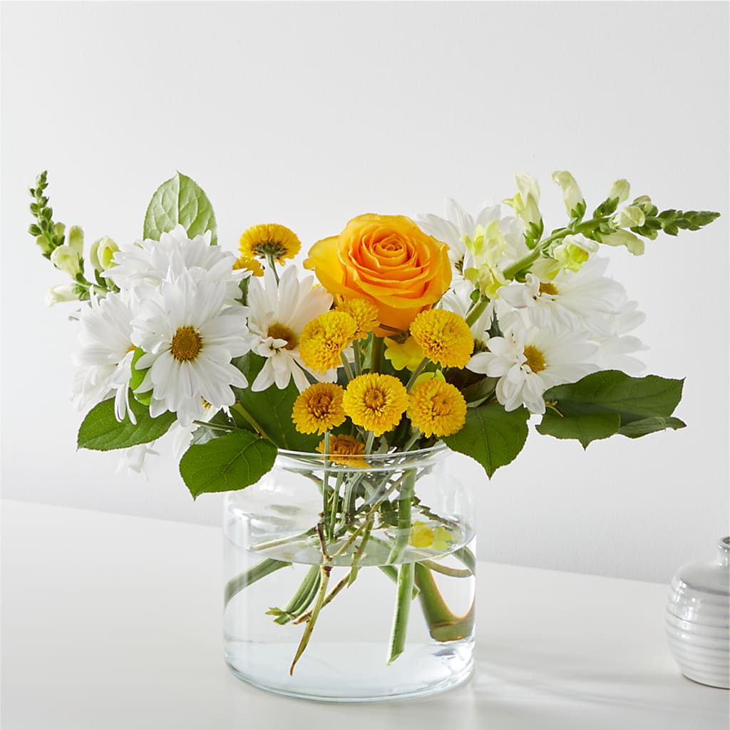 Sun Salutation Bouquet – CARLOS BLOOMS & EVENTS, Garnerville NY