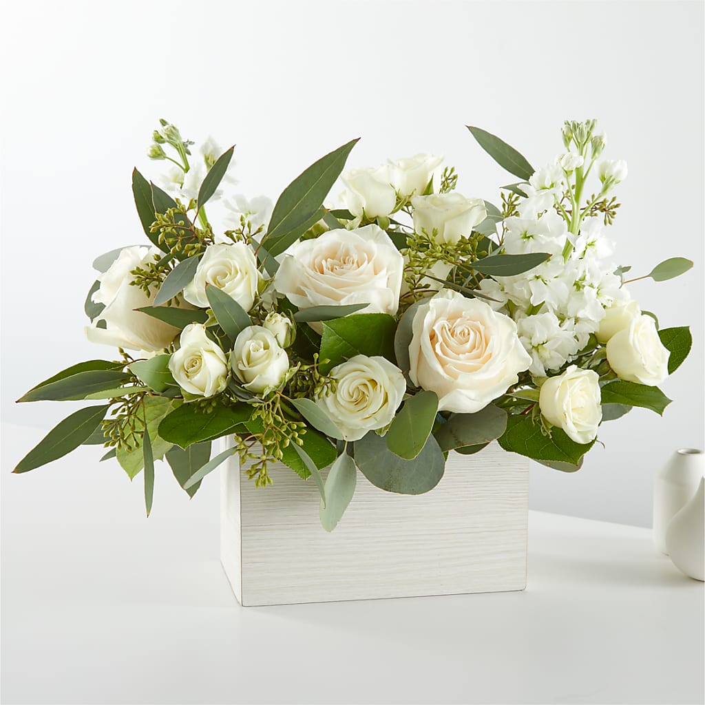 Fresh Linen Box Bouquet – CARLOS BLOOMS & EVENTS, Garnerville NY