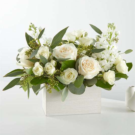 Fresh Linen Box Bouquet – CARLOS BLOOMS & EVENTS, Garnerville NY
