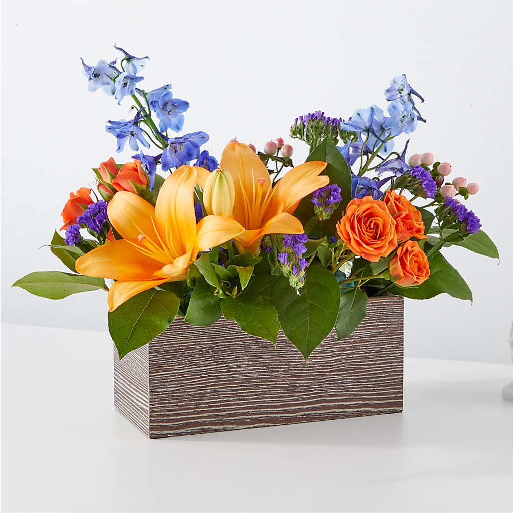 Radiant Citrus Box Bouquet – CARLOS BLOOMS & EVENTS, Garnerville NY