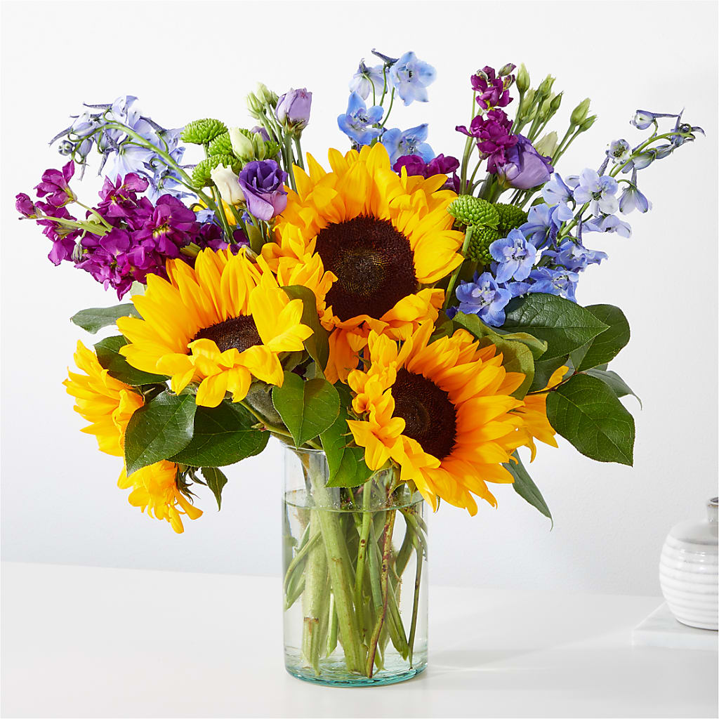 Catching Rays Bouquet – CARLOS BLOOMS & EVENTS, Garnerville NY