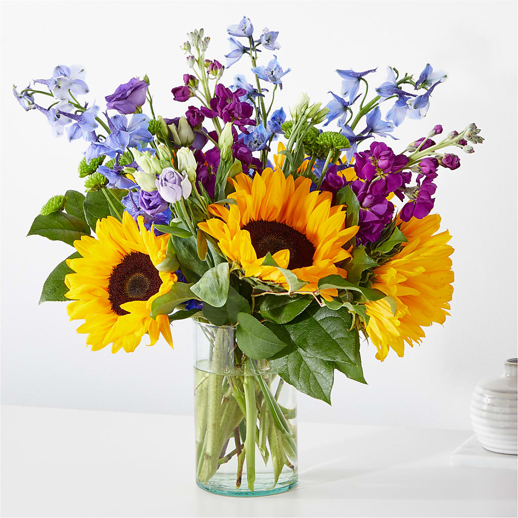 Catching Rays Bouquet – CARLOS BLOOMS & EVENTS, Garnerville NY