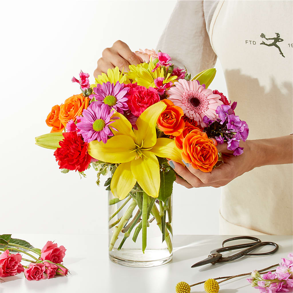 Cue the Confetti - A Florist Original – CARLOS BLOOMS & EVENTS, Garnerville NY