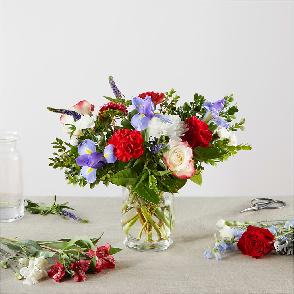 Star Spangled - A Florist Original – CARLOS BLOOMS & EVENTS, Garnerville NY
