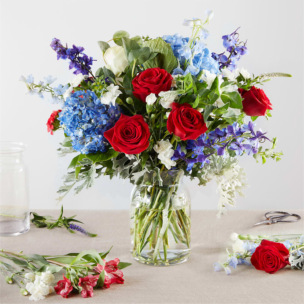 Star Spangled - A Florist Original – CARLOS BLOOMS & EVENTS, Garnerville NY