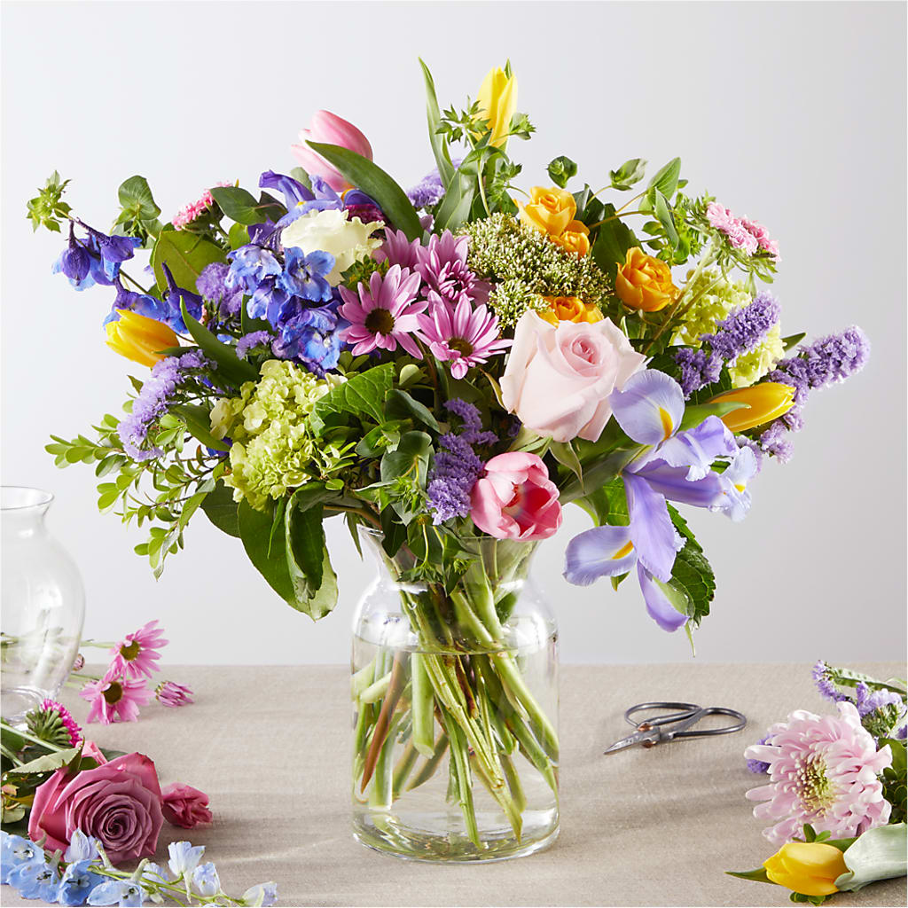 Pastel Tradition - A Florist Original – CARLOS BLOOMS & EVENTS, Garnerville NY
