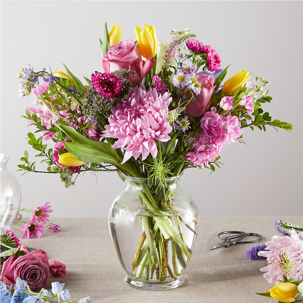 Pastel Tradition - A Florist Original – CARLOS BLOOMS & EVENTS, Garnerville NY