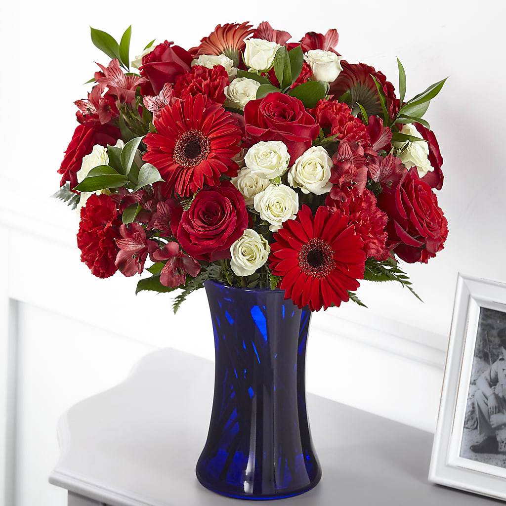 Hearts Embrace Bouquet – CARLOS BLOOMS & EVENTS, Garnerville NY