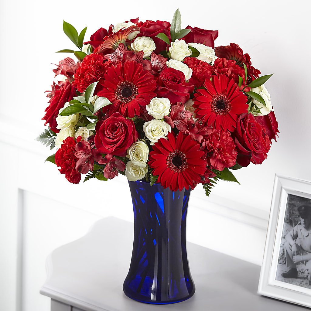 Hearts Embrace Bouquet – CARLOS BLOOMS & EVENTS, Garnerville NY