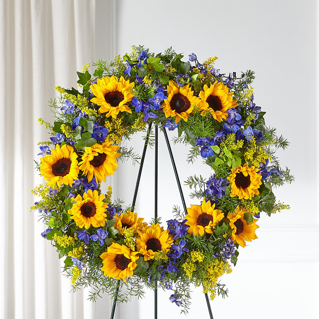 Bright Rays Wreath – CARLOS BLOOMS & EVENTS, Garnerville NY
