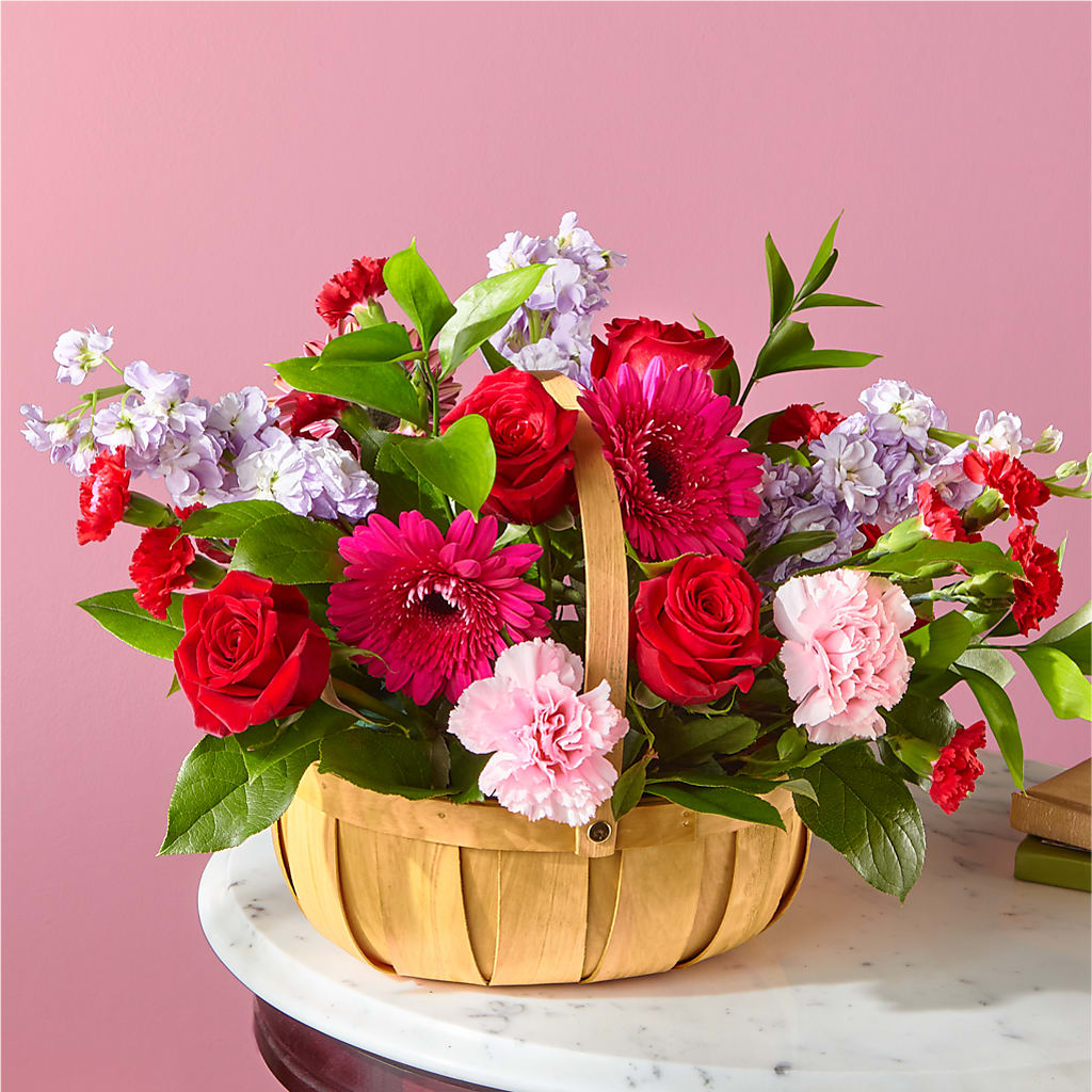 Pink Picnic Basket – CARLOS BLOOMS & EVENTS, Garnerville NY