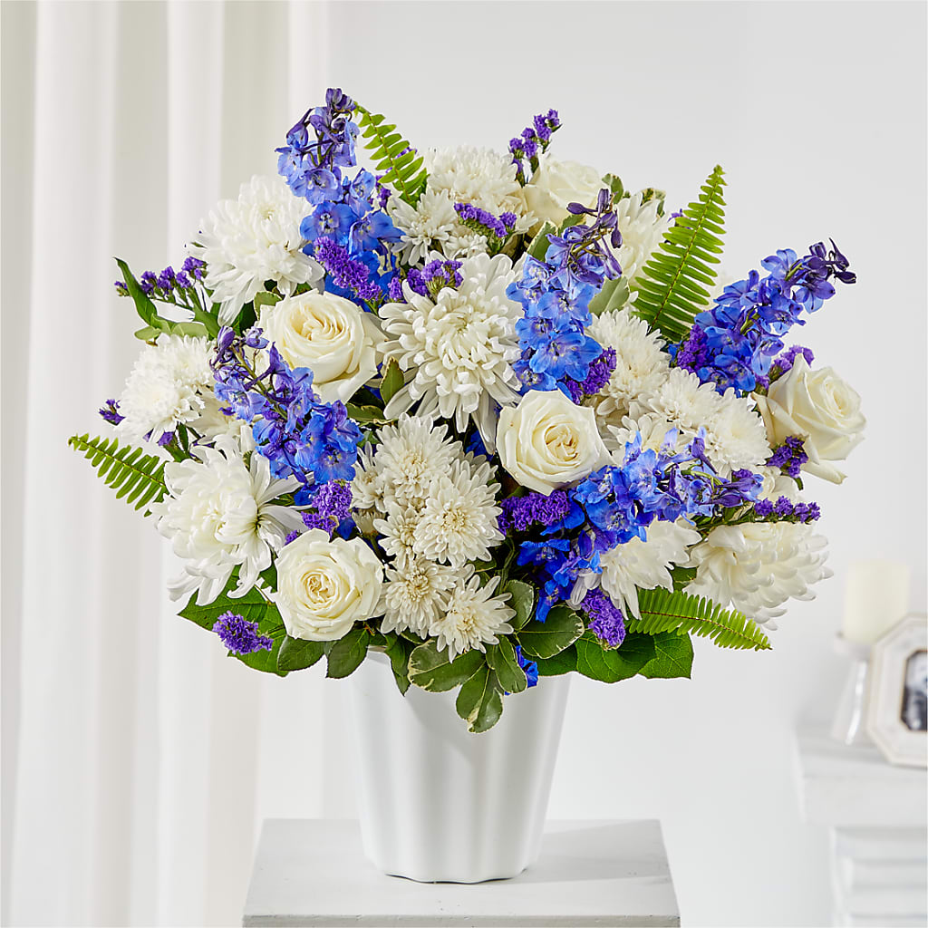 Hold Dear Tabletop Basket – CARLOS BLOOMS & EVENTS, Garnerville NY