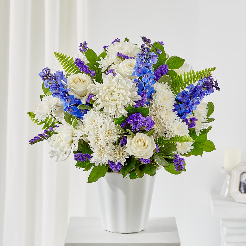Hold Dear Tabletop Basket – CARLOS BLOOMS & EVENTS, Garnerville NY