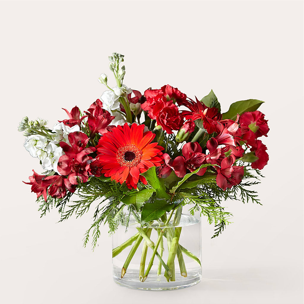Holidaisy Bouquet – CARLOS BLOOMS & EVENTS, Garnerville NY