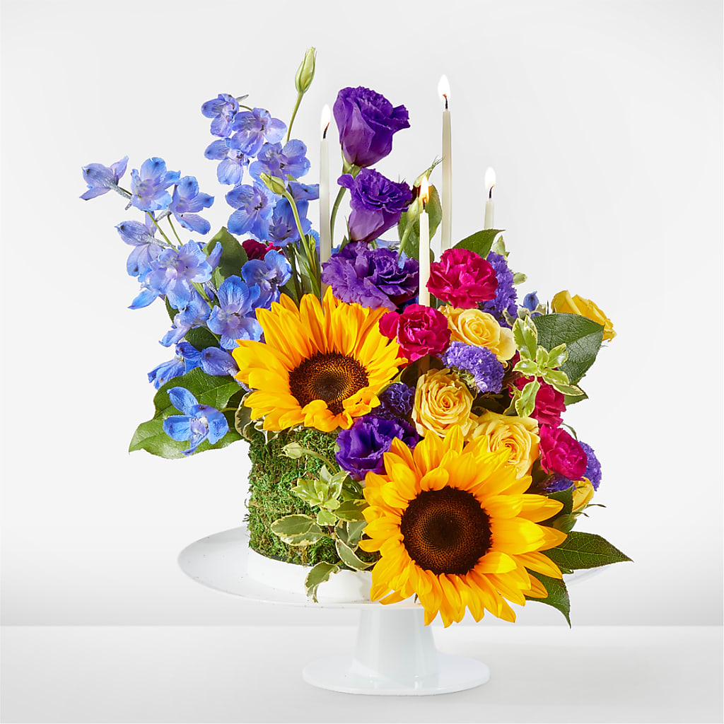 Star of the Day Floral Cake – CARLOS BLOOMS & EVENTS, Garnerville NY