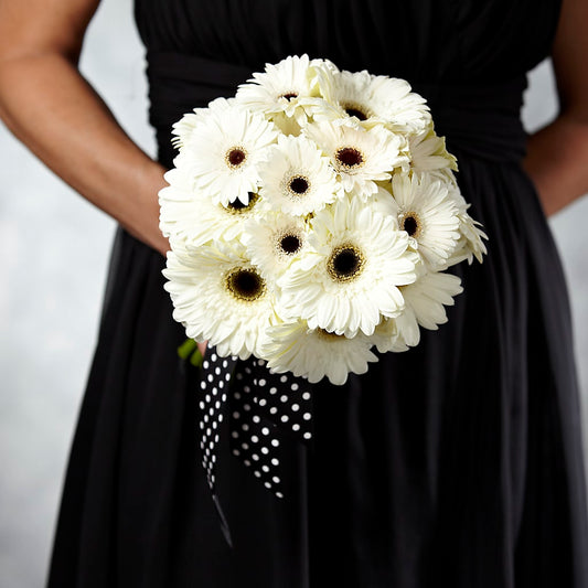 Daisy Delight Bouquet – CARLOS BLOOMS & EVENTS, Garnerville NY