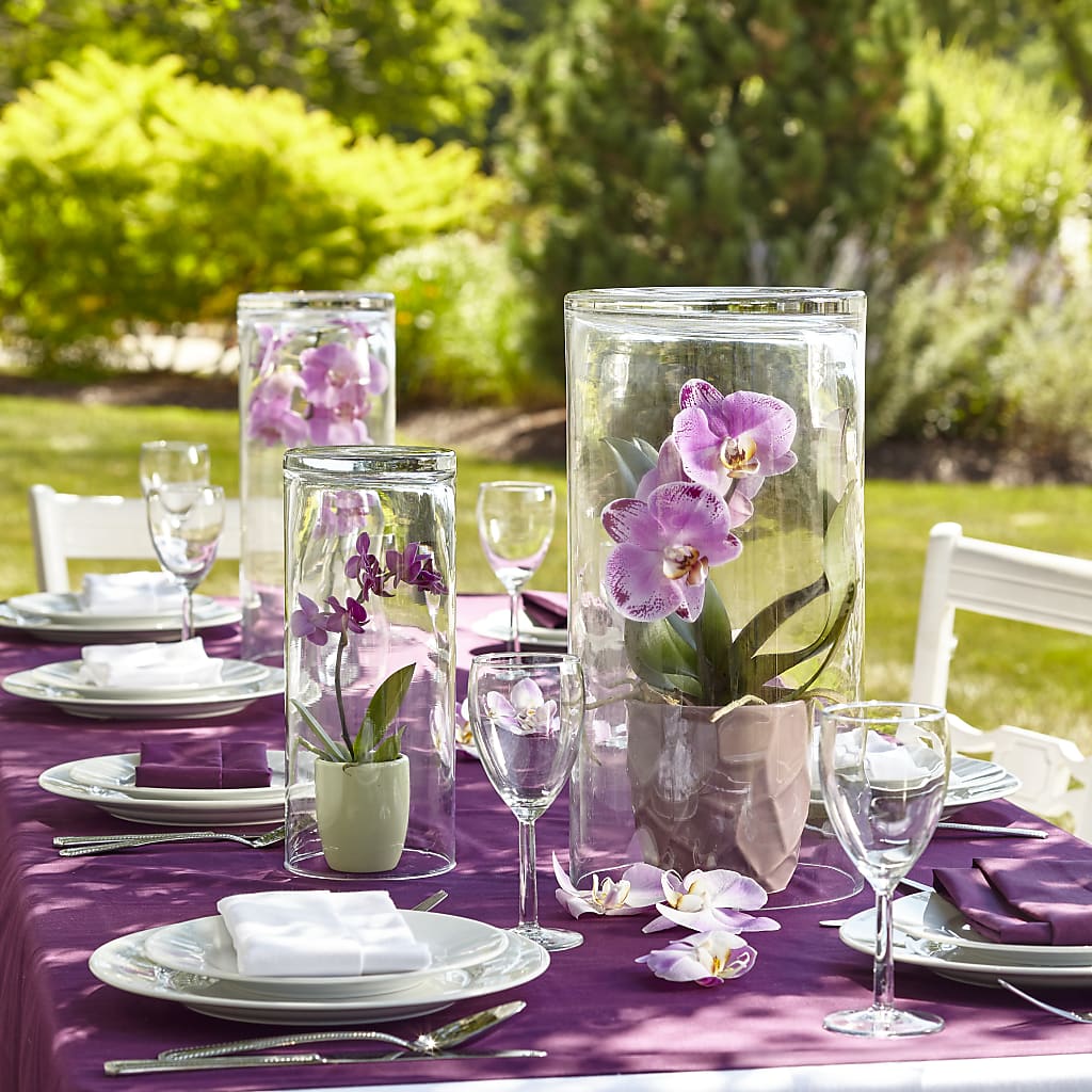 Dramatic Garden Centerpiece – CARLOS BLOOMS & EVENTS, Garnerville NY