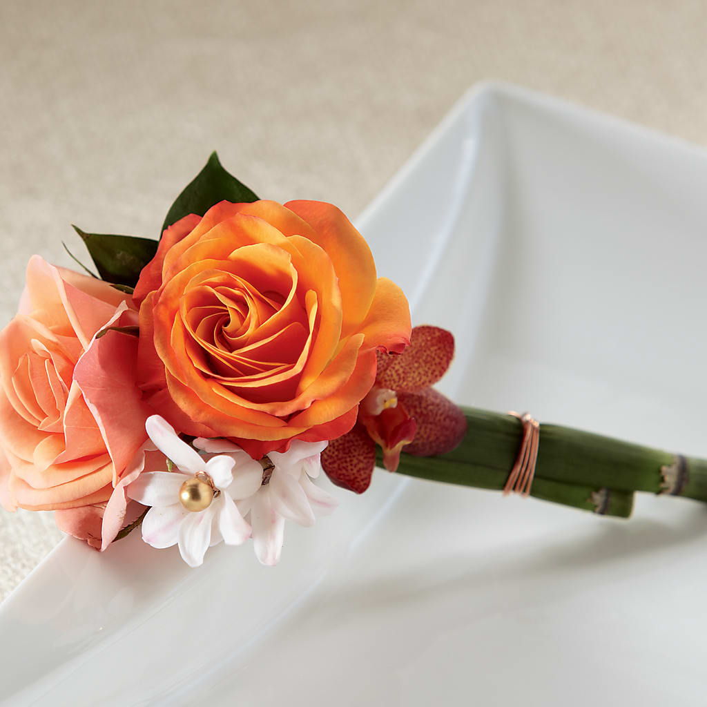 Sunset Dream Boutonniere – CARLOS BLOOMS & EVENTS, Garnerville NY