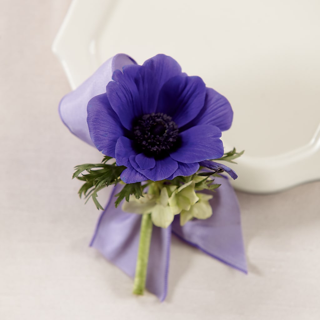 Purple Passion Boutonniere – CARLOS BLOOMS & EVENTS, Garnerville NY