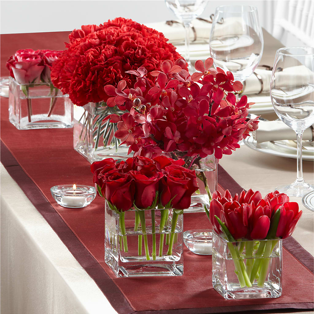 Modern Grace Centerpiece – CARLOS BLOOMS & EVENTS, Garnerville NY