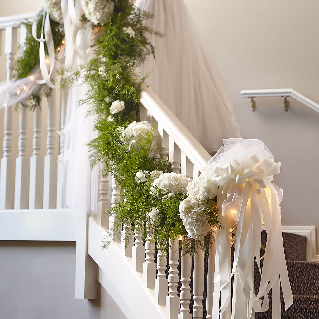 Champagne Dreams Garland – CARLOS BLOOMS & EVENTS, Garnerville NY